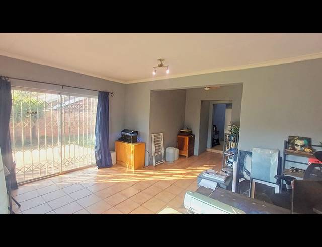 2 BEDROOM FREESTANDING FOR SALE IN LYTTELTON MANOR